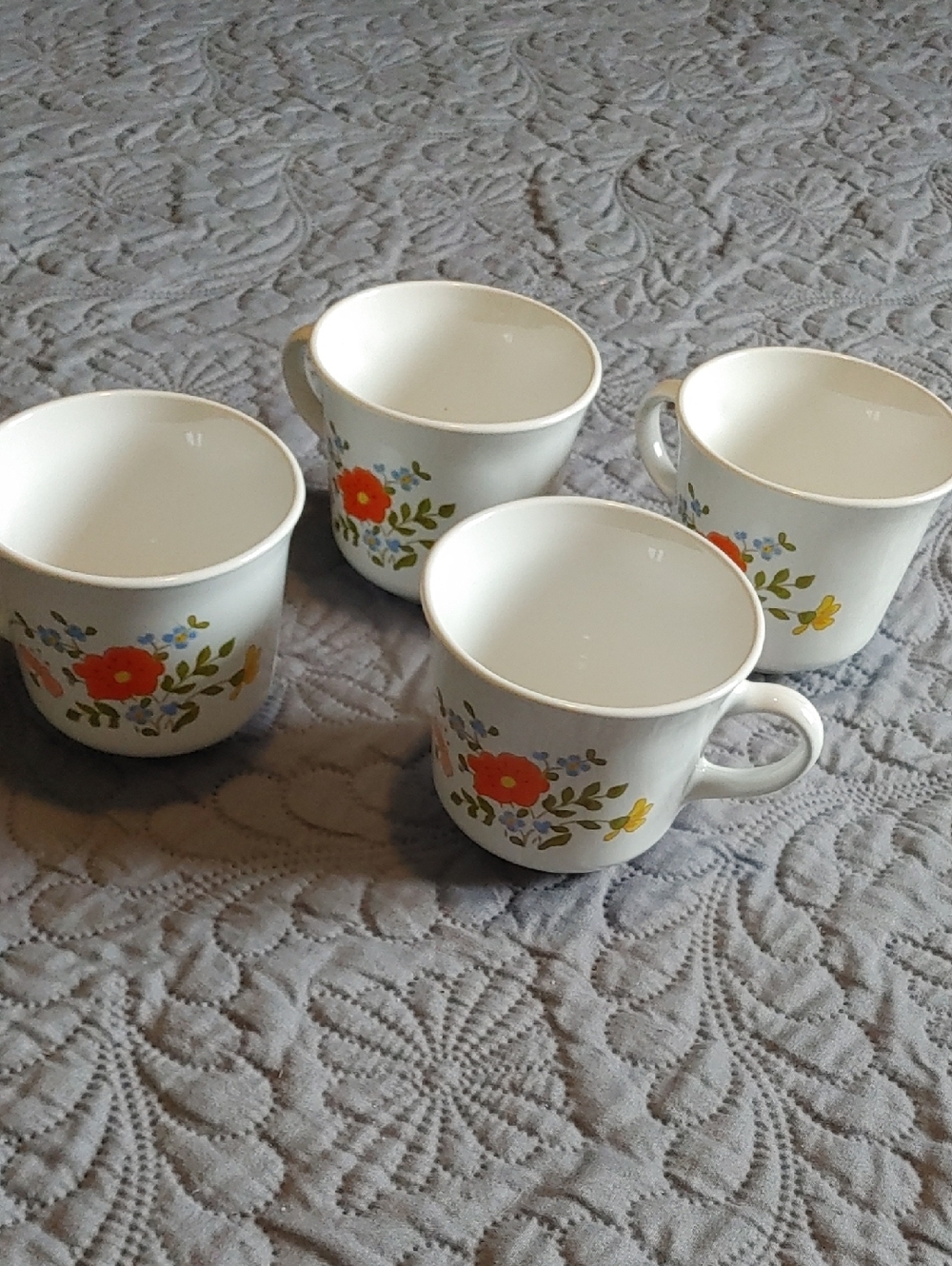 1970s Corelle White Floral Mugs - Set of 4